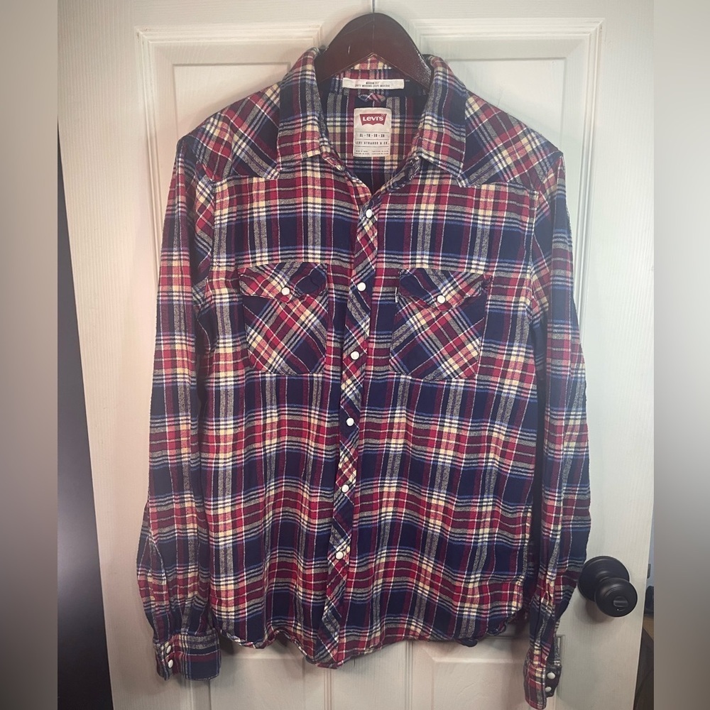 Levi’s white tab western flannel with pearl button. White‎ tab